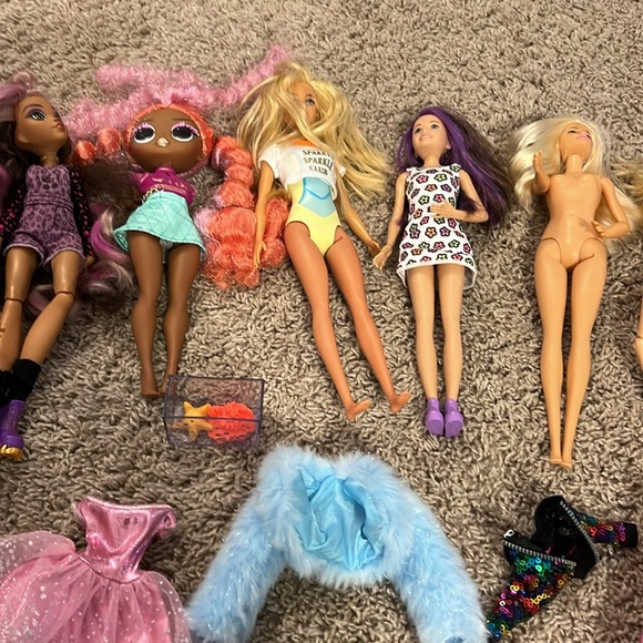 EUC Barbie dolls lol doll rainbow high doll and accessories - Picture 3 of 4